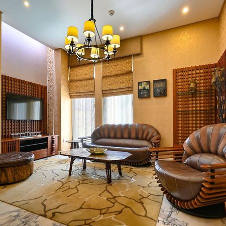 Palavra Resort Al-Manamah Bagian luar foto A living room in a house