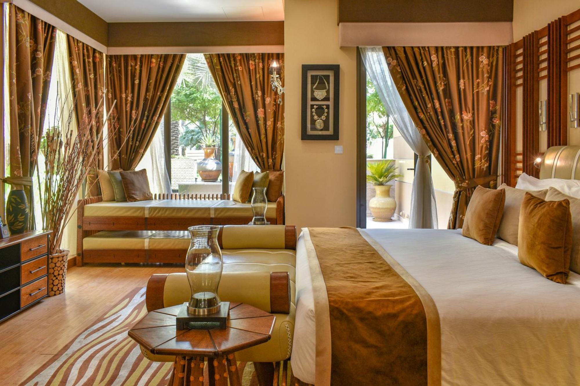 Palavra Resort Al-Manamah Bagian luar foto A suite at the Jumeirah Creekside