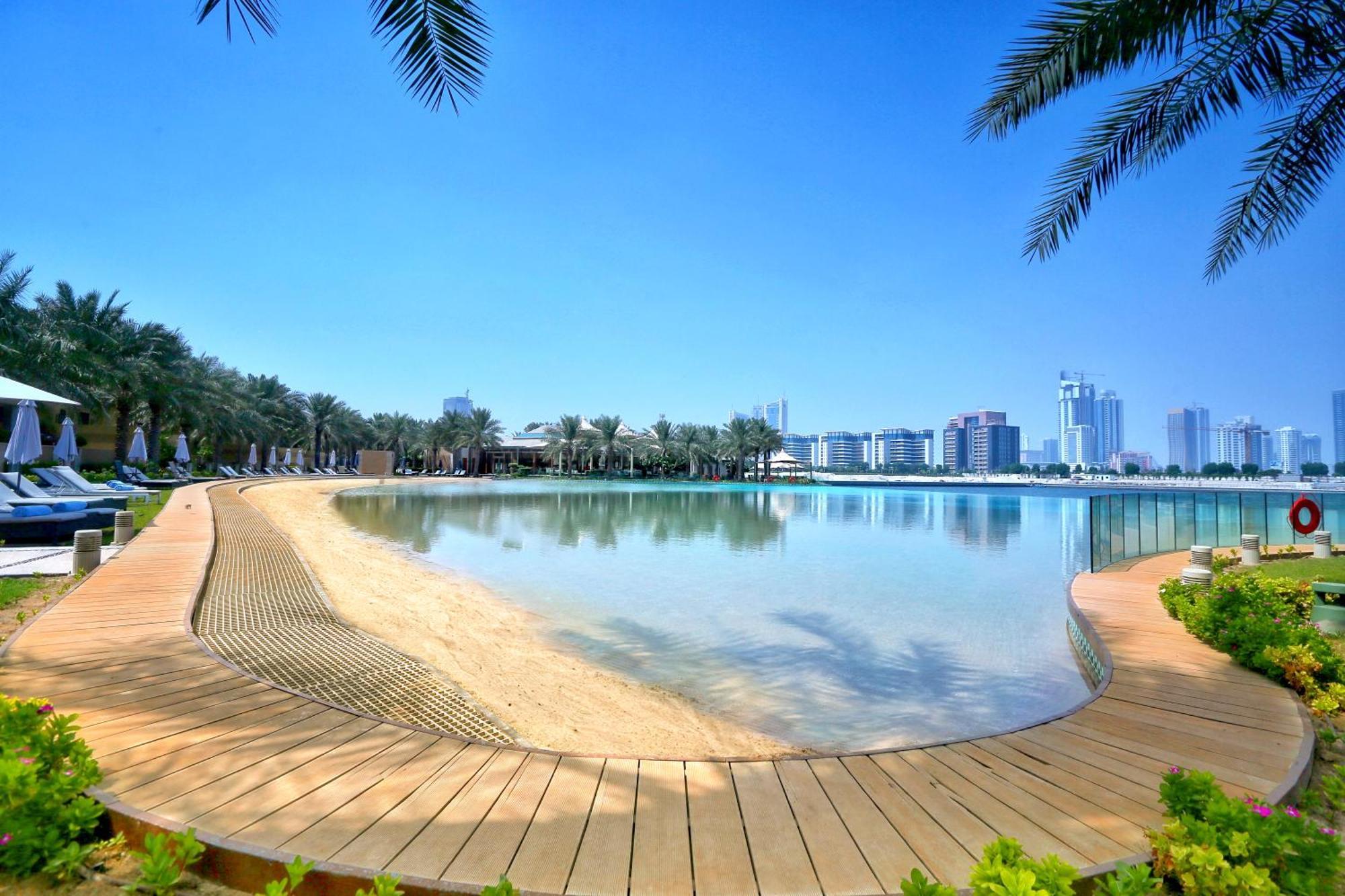 Palavra Resort Al-Manamah Bagian luar foto The Lagoon