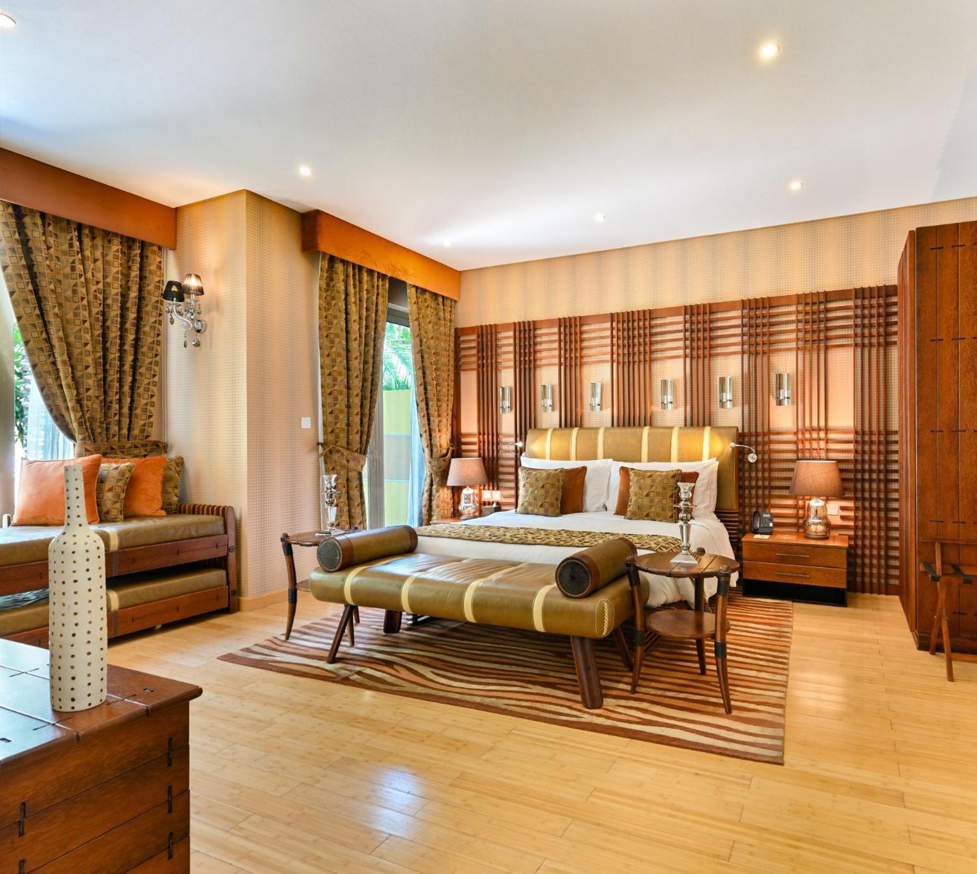 Palavra Resort Al-Manamah Bagian luar foto A bedroom at the Taj Bengal